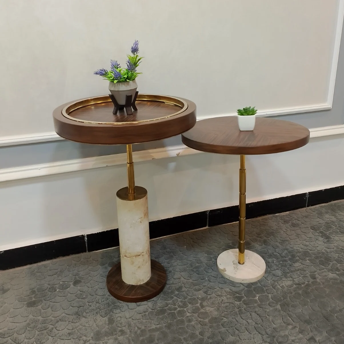 ARIN Side Table - الصورة 4